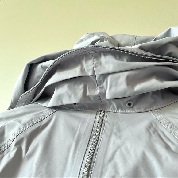 SALE Lululemon Fo Drizzle rain jacket, EUC - Picture 9 of 10